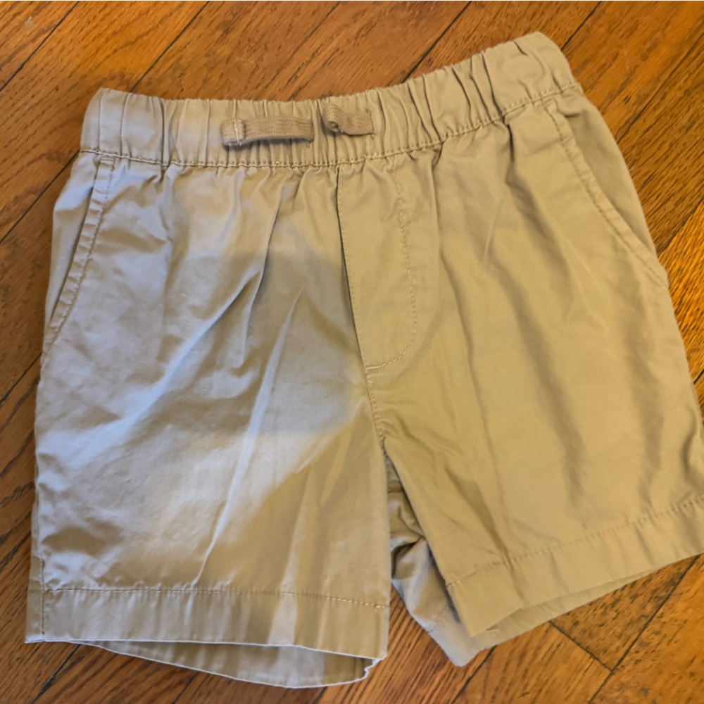 Carter's Tan Shorts, kids size 6